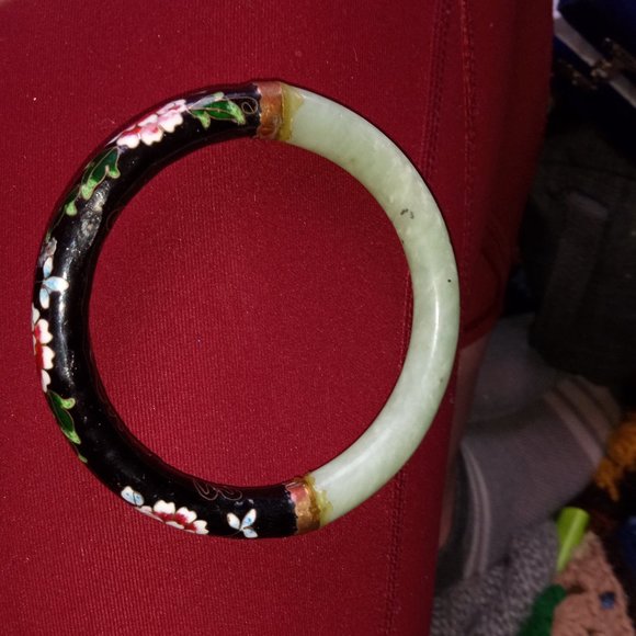 BEAUTIFUL VINTAGE CLOISONNE AND JADE BRACELET - Picture 2 of 3